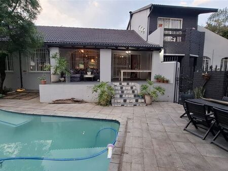 4 Bedroom House in Roodekrans