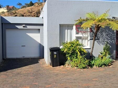 2 Bedroom Townhouse in Roodekrans