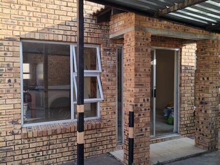 3 Bedroom Townhouse in Randfontein South