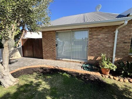 1 Bedroom Flat in Stilbaai Wes