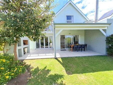 3 Bedroom House in Brenton on Sea