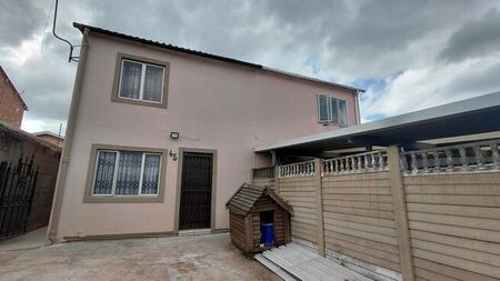 2 Bedroom house to rent in Caneside, Phoenix