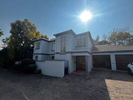 4 Bedroom cluster to rent in Sharonlea, Randburg