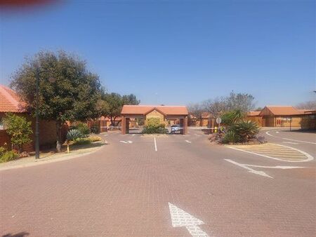 2 Bedroom Townhouse in Willow Park Manor