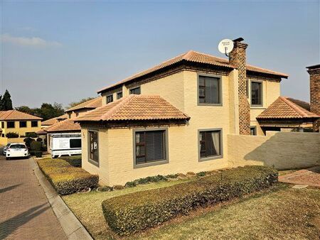 3 Bedroom Townhouse in Sterrewag
