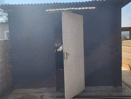 1 Bedroom Flat in East Lynne