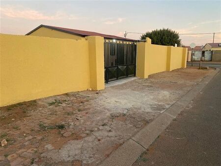 3 Bedroom House in Protea Glen