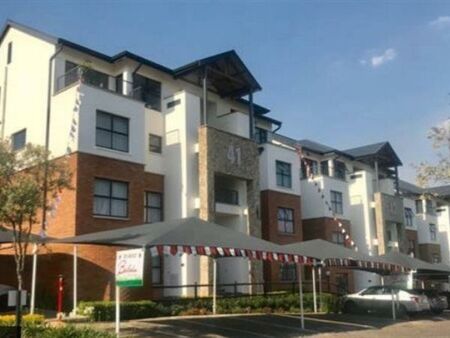 3 Bedroom Apartment in Olivedale