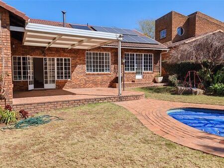 3 Bedroom House in Olivedale