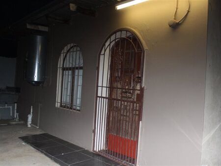 1 Bedroom House in Zakariyya Park