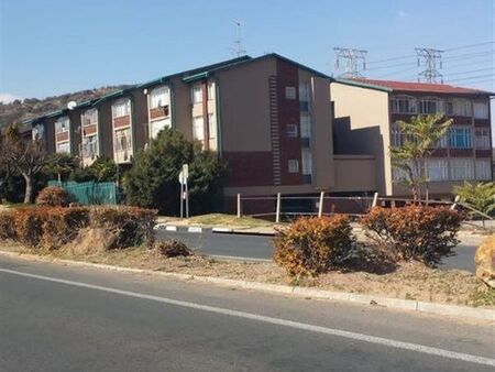 2 Bedroom Flat in Mondeor