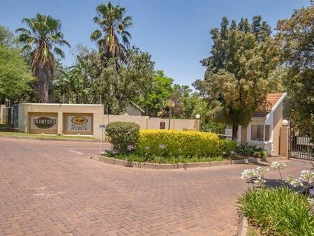 2 Bedroom Cluster in Douglasdale