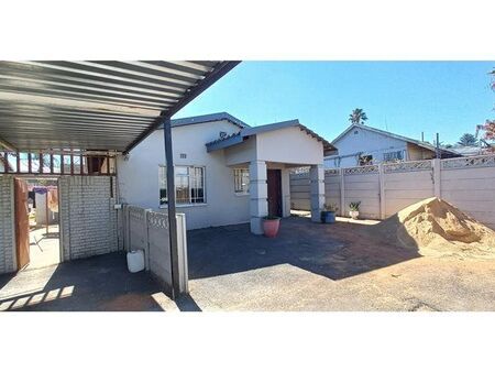 2 Bedroom House in Corlett Gardens