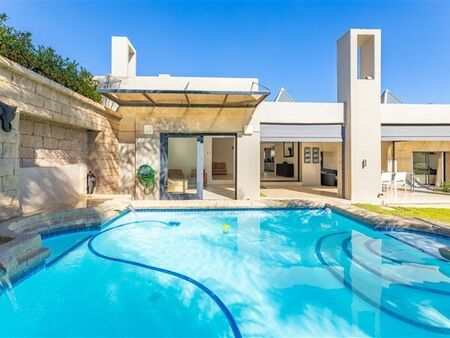 3 Bedroom House in Cedar Lakes