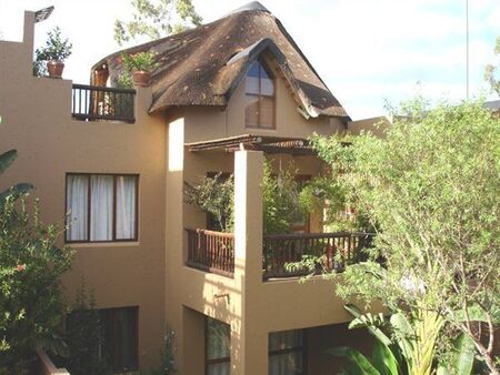 1 Bedroom Apartment in Douglasdale