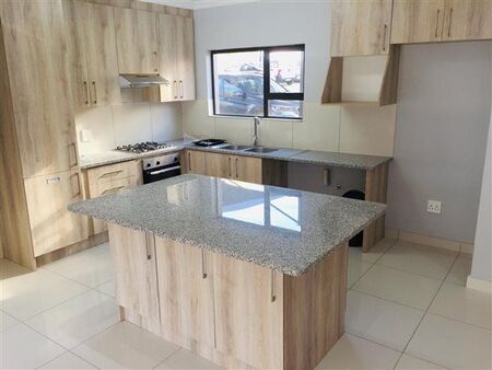 3 Bedroom Duplex in Paulshof