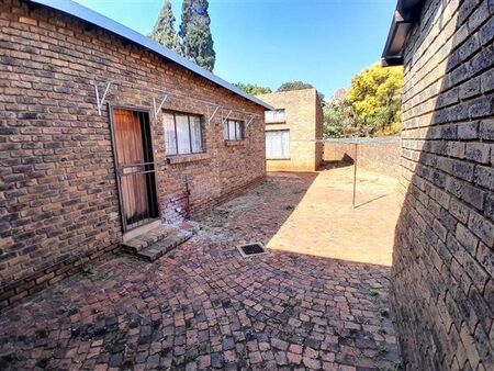 6 Bedroom House in Wierda Park