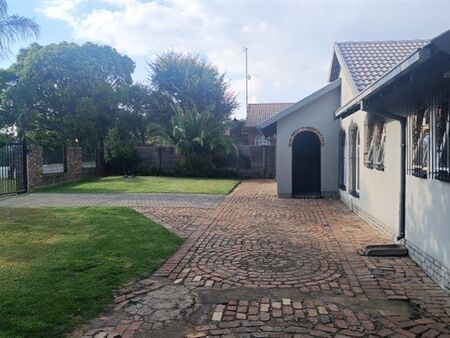 4 Bedroom House in The Reeds