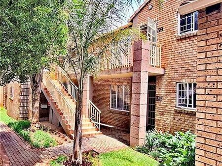 2 Bedroom Apartment in Die Hoewes