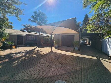 4 Bedroom House in Valhalla