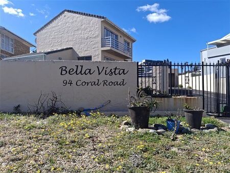 3 Bedroom Duplex in Bloubergrant