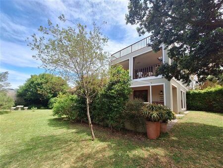 4 Bedroom House in Voelklip