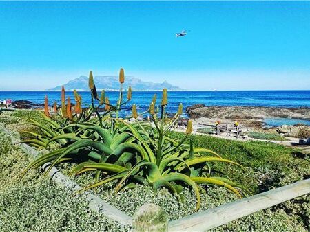 2 Bedroom House in Bloubergstrand