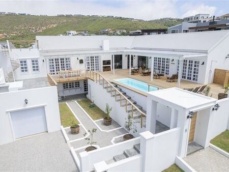 5 Bedroom House in Robberg