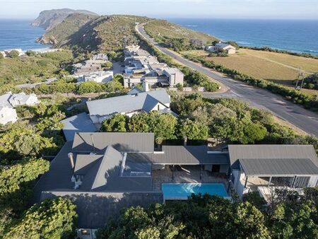 3 Bedroom House in Whale Rock