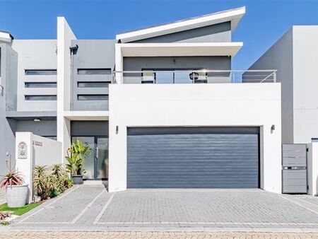 3 Bedroom House in Sandown