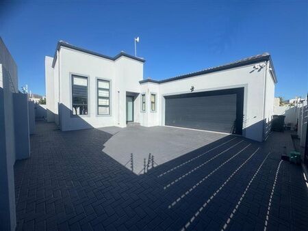 3 Bedroom House in Parklands North