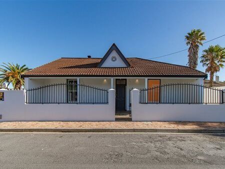 3 Bedroom House in Strand North