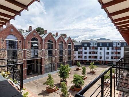2 Bedroom Apartment in Onder Papegaaiberg