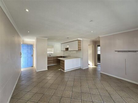 2 Bedroom Apartment in Gordons Bay Central