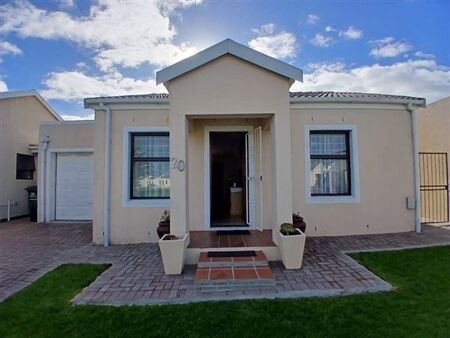 2 Bedroom House in Strand Central
