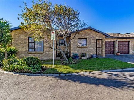 3 Bedroom House in Fairview Golf Estate