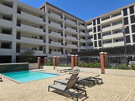 1 Bedroom Apartment in New Town Centre