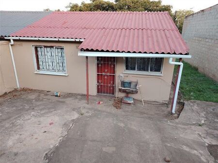 2 Bedroom House in Longcroft