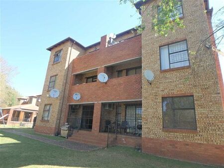 2 Bedroom Apartment in Weltevreden Park