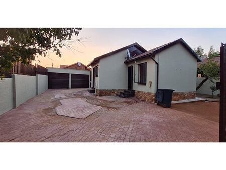 3 Bedroom House in Philip Nel Park
