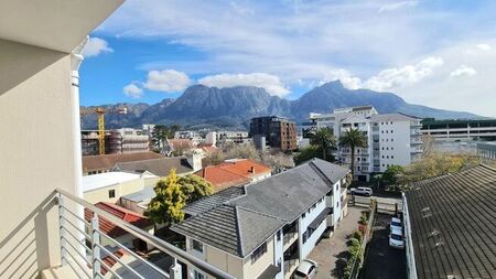 2 Bedroom apartment to rent in Claremont, Cape Town