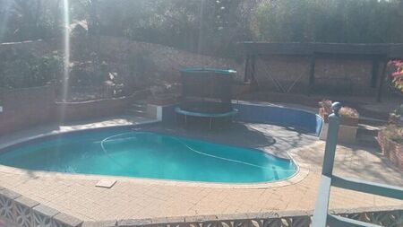 1 Bedroom bachelor flat to rent in Florida Glen, Roodepoort