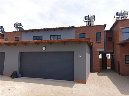 3 Bedroom Duplex in Sinoville