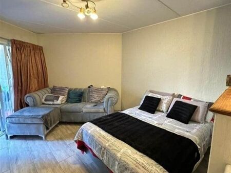 Studio Apartment in Bryanston
