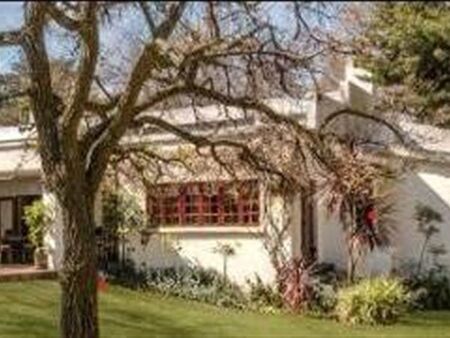 4 Bedroom House in Illovo
