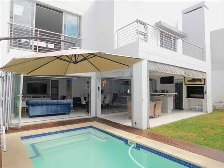 4 Bedroom Cluster in Bryanston