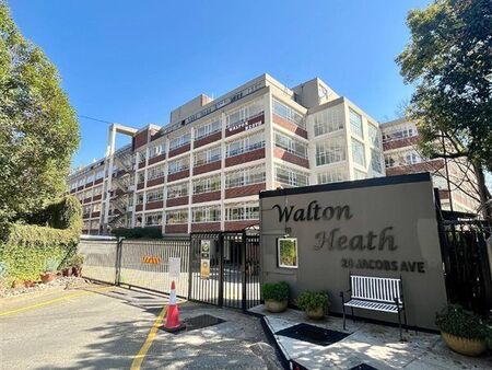 2 Bedroom Apartment in Fairway