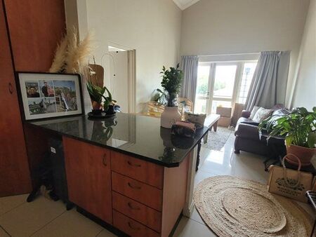 2 Bedroom Apartment in Parktown North