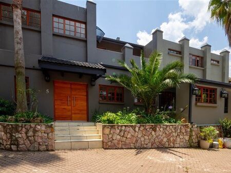 2.5 Bedroom House in Victory Park