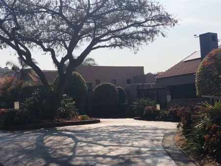 Bachelor apartment in Northcliff